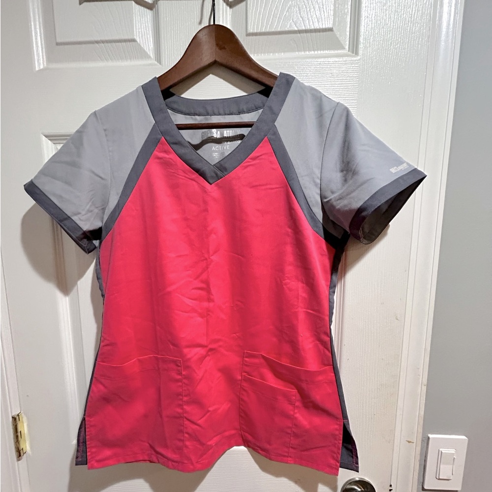 Grey’s Anatomy Active Scrub Top Small